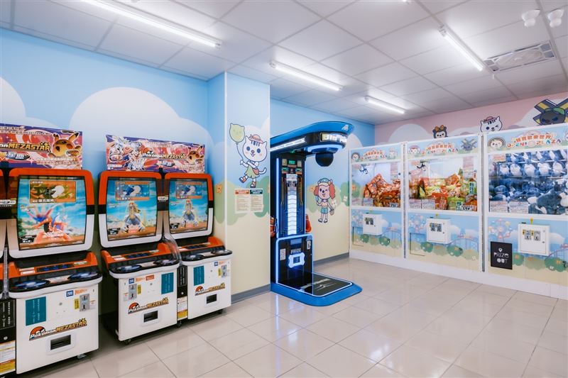 現場設有「盒玩智FUN機」、Pok&eacute;mon Ga-Ol&eacute;、三國幻戰卡片遊戲機、音樂格子機、太鼓達人等互動型設備。（圖／業者提供）