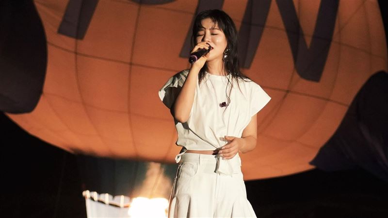 丁噹「台東小巨蛋」飆歌　2萬人朝聖嗨翻