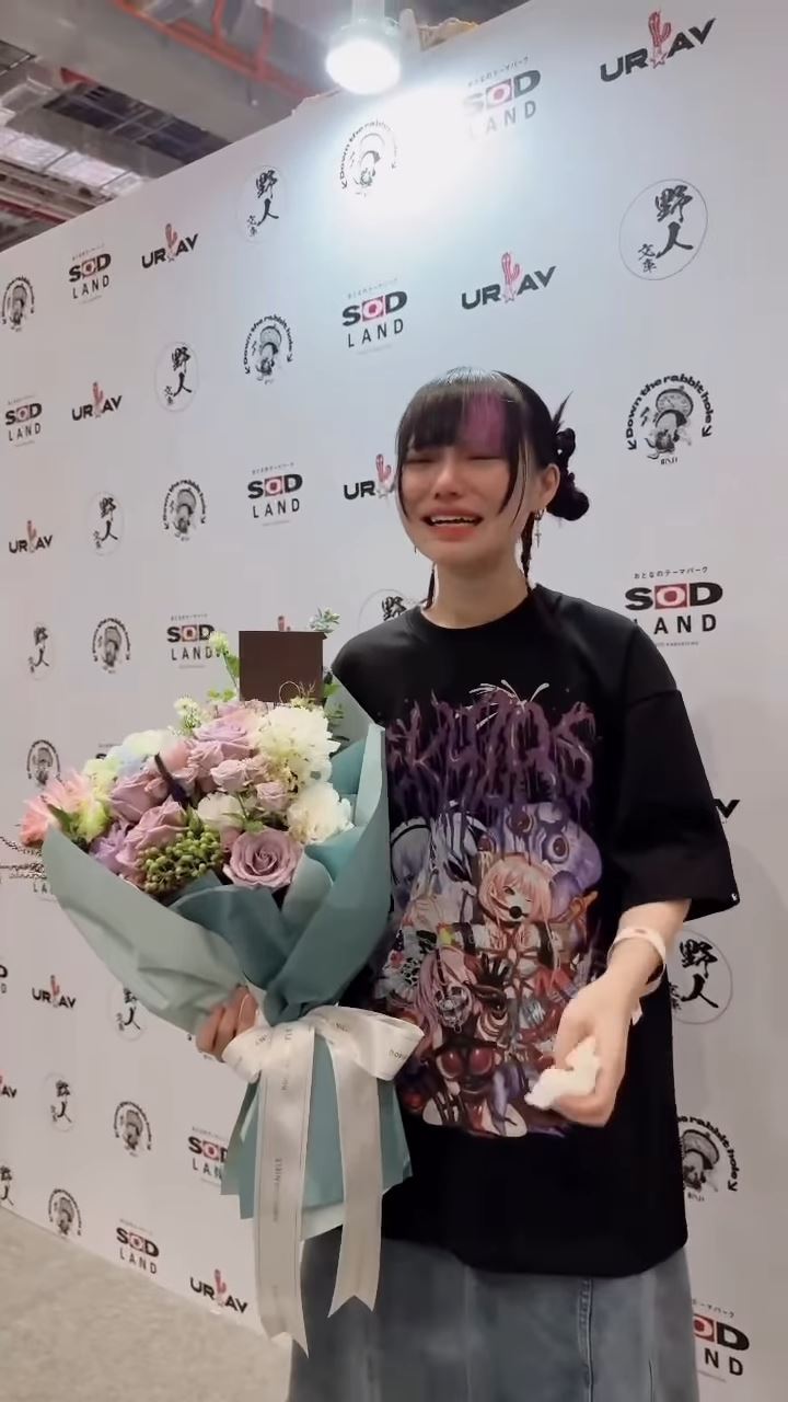 齋齋自嘲哭得很醜。(圖/翻攝自齋齋 IG)