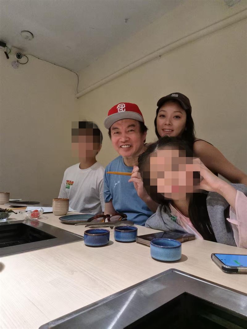康康歡慶父親節(圖/翻攝臉書)