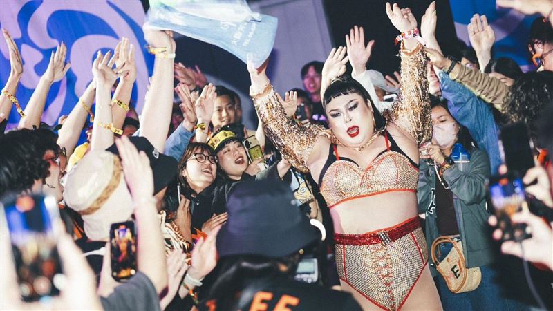 吃辦桌還能看變裝皇后！飯店打造秀場夜