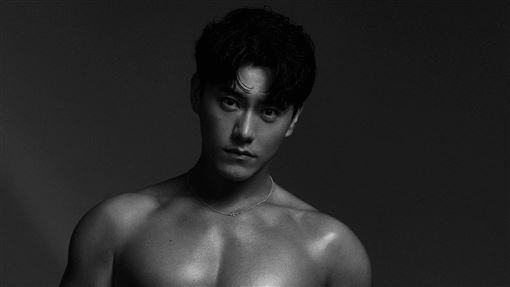 視帝「大肌肌」見客！驚吐做這事有罪惡感