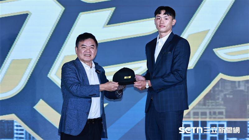 TPBL2025年選秀，中信特攻「榜眼籤」選擇曾信武。（圖／記者劉彥池攝影）