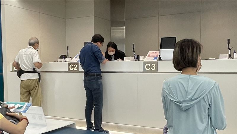 有民眾預售屋交屋，貸款成數不足向建商提公司貸，卻被要求快點解約支付違約金。（示意圖／業者提供）