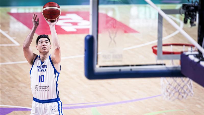 亞洲盃台灣男籃,胡瓏貿在復仇約旦戰役扭傷。(圖/翻攝自FIBA官網)
