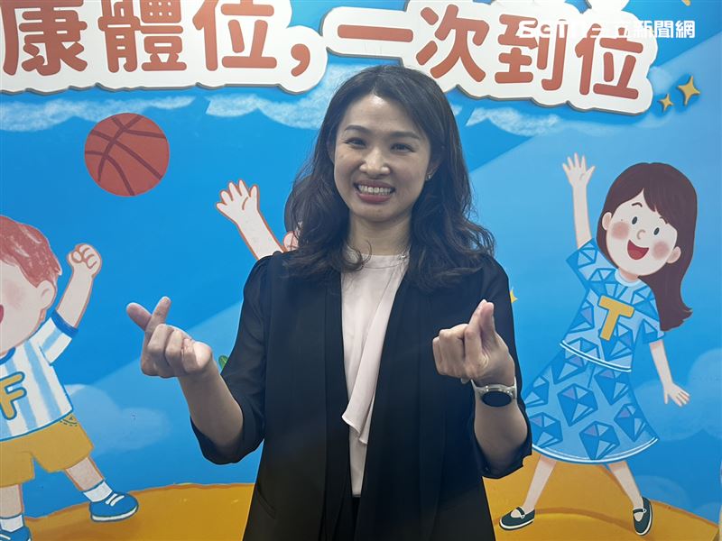 沈靜芬表示，目前2家有條件通過健康風險評估的加熱菸品業者，待備查資料等程序繳交回來，後續才能夠申請許可證。（圖／記者簡浩正攝影）