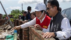 總統賴清德昨（9）日視察雲嘉南災後重建復原前進指揮所，並到佳里等處關心修復民宅狀況。（圖／總統府提供）