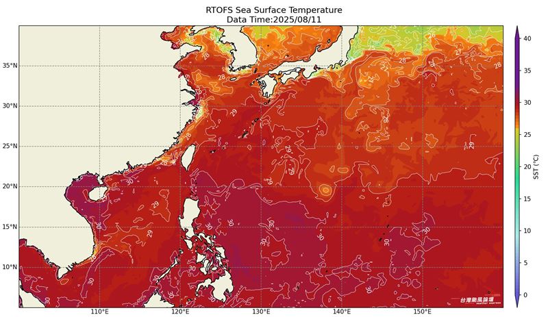 楊柳通過時,增強、維持颱風的巔峰。(圖/翻攝自台灣颱風論壇|天氣特急臉書)