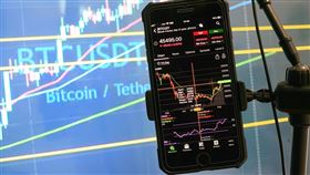 ▲國巨與康霈雙雙啟動拆細，每股面額降低，股數卻增加，拆細後更易吸引中小投資人與短線資金進場，投資人下單時須重新確認價格，避免沿用舊面額誤下單。（示意圖／PIXABAY）