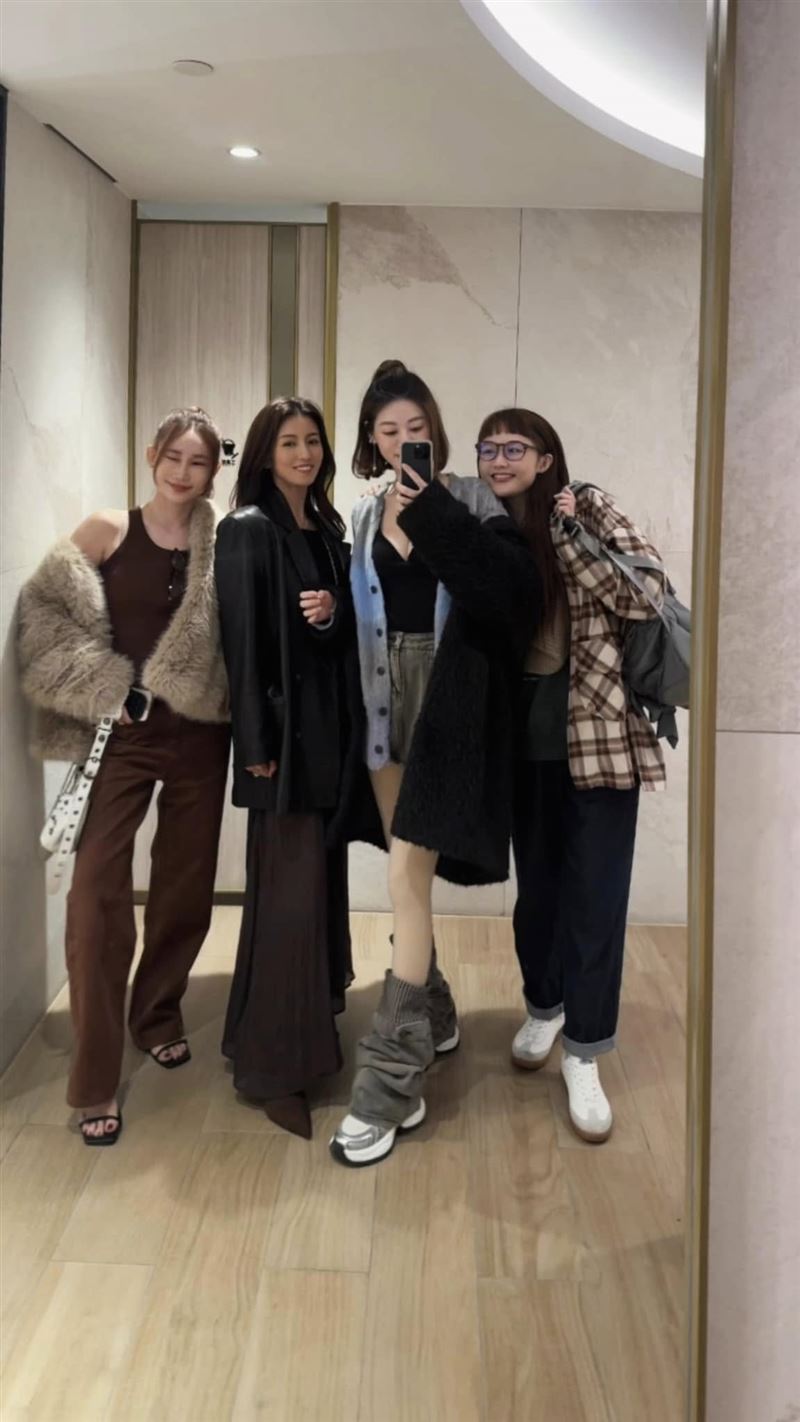 漢娜妞(左起)、Nancy、Chiao、荔枝兒交情深厚(圖/翻攝Chiao臉書)