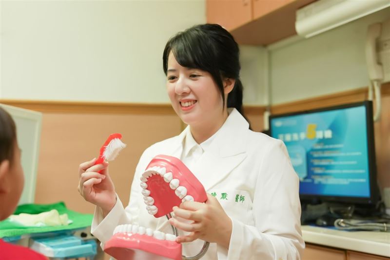 陳默醫師看診示意照。(圖/台北慈濟醫院提供)