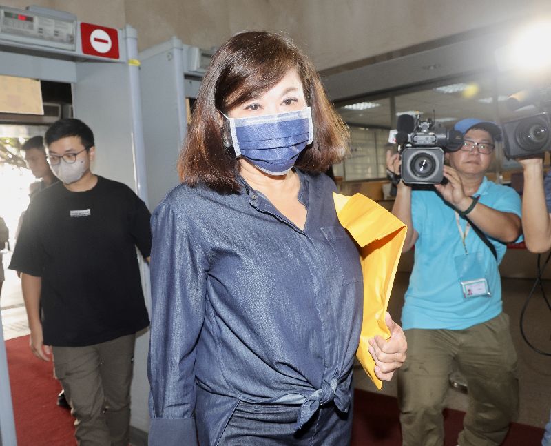邱佩琳親自將200萬元政治獻金拿到市長室給柯文哲。(圖/中央社)