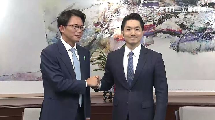 民眾黨主席黃國昌率台北市議會民眾黨團拜會市府。(圖/翻攝畫面)