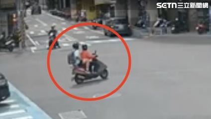 彰化嬤載外孫返校練拳擊,途中遭小貨車碰撞,釀1死1傷慘劇。(圖/翻攝畫面)