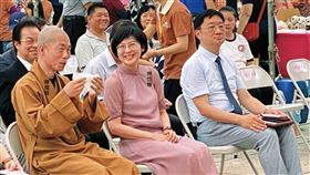 林岱樺團隊的請款單，除了有「委員簽核」欄目，竟有另一欄是「師父簽核」，顯見林岱樺與住持釋煌智關係密切。