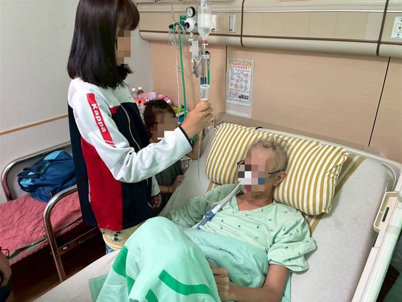 父癌末母憂鬱生活困難,小六女生小樺勇敢跟命運搏鬥,一碗泡麵的勇敢真實故事感人。(圖/《愛的延續公益協會》提供)