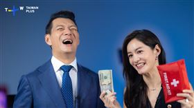 聶雲（左）與老朋友Janet在節目上默契十足(圖/TaiwanPlus提供)
