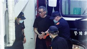 北院提訊柯文哲審理涉貪污案台北地方法院12日開庭審理前台北市長柯文哲涉貪污案，提訊在押的柯文哲（左2）出庭。中央社記者張皓安攝 114年8月12日