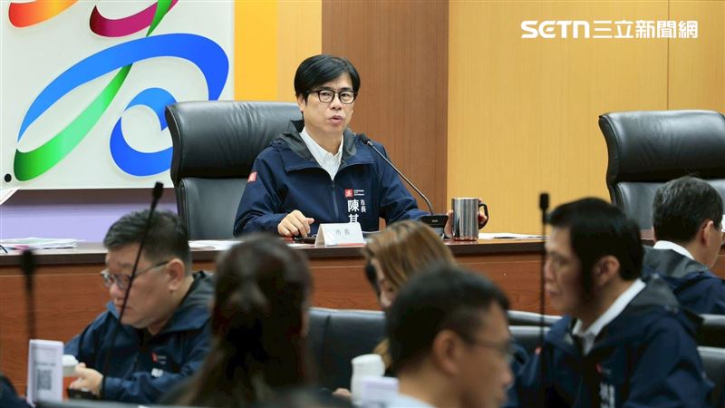 高雄預計於晚間6時召開應變會議,預計於會後宣布是否放颱風假。(圖/高市府提供)