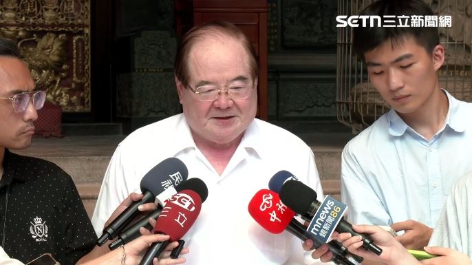  李乾龍接受媒體聯訪,回應黃國昌表態參選新北市長一事。(圖/翻攝畫面)