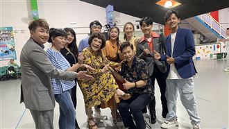 周遊拿光棺材本認已活夠：只想活到一百歲