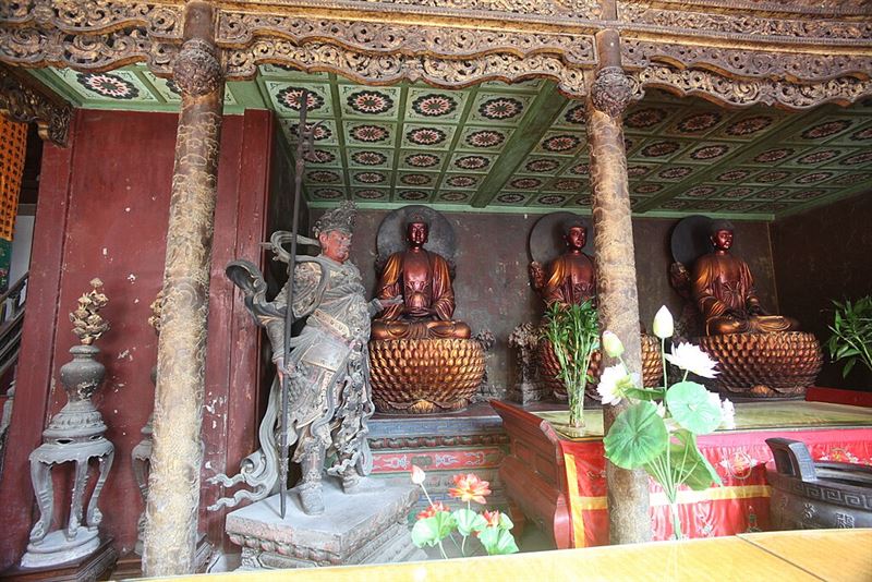 白馬寺接引殿三世諸佛。(圖/翻攝維基百科)