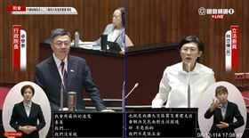 ▲民進黨立委林岱樺追問行政院長卓榮泰普發現金一萬時程。（圖／翻攝自國會頻道）