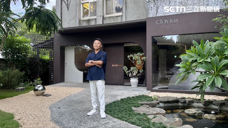老闆李怡明認為料理只是一個環節,還要加上造景、音樂等等才能成就完美用餐體驗,很開心臺灣米其林有發現團隊用心。(圖/餐廳提供)