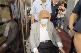 ▲沈慶京獲准保外就醫後首出庭。（圖／翻攝畫面）