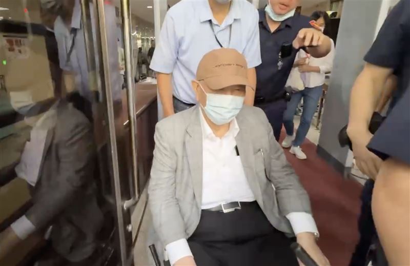 沈慶京主動聲請參與勘驗偵查光碟。（圖／翻攝畫面）