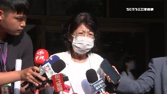 柯怨關一年沒見過陽光 陳佩琪哭癱沙發