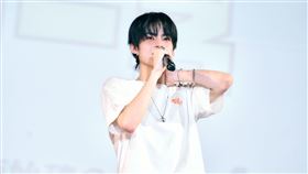 林子宸奪冠紅眼眶告白「榮耀與粉絲分享！」粉絲齊喊「畢業快樂」為他完成青春告別式「這是我人生第一場畢業典禮」。（圖／天空娛樂提供）