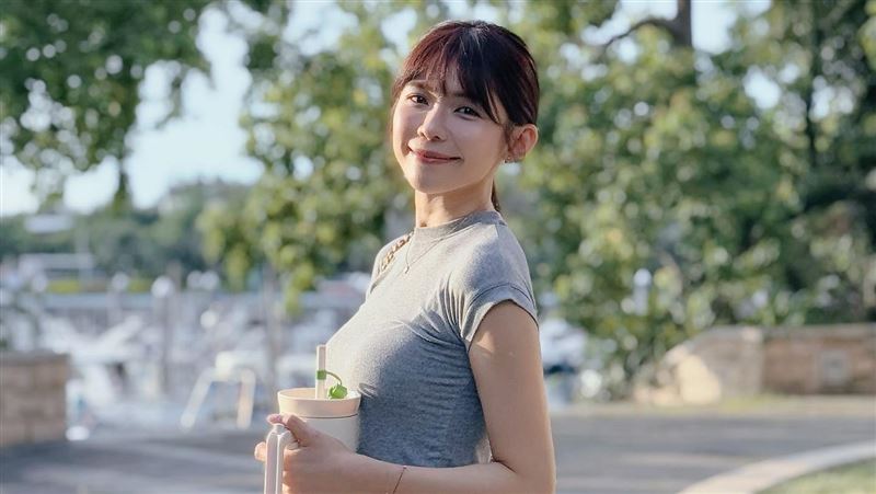 林萱瑜新婚Junior1年!肚皮動靜全看光