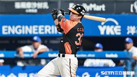▲中職36年例行賽，統一獅左外野手蘇智傑炸裂2分砲。（圖／記者劉彥池攝影）