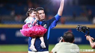 齊喊Let's go Franco！　富藍戈揮手道別