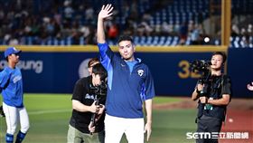 ▲中職36年例行賽，富邦悍將洋投富藍戈和球迷告別。（圖／記者劉彥池攝影）