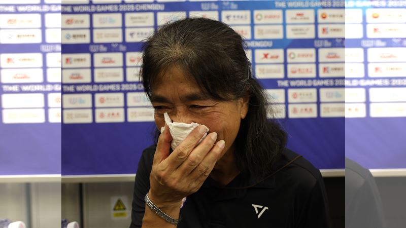 台灣合球代表隊教練謝芳怡賽後激動落淚。(圖/中華奧會提供)