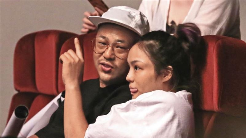 徐佳瑩分工超細　助理親友6人團貼身帶孩