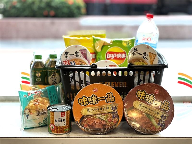 7-ELEVEN 指定罐頭買1送1、指定袋裝餅乾第二件5折。（圖／7-ELEVEN 提供）