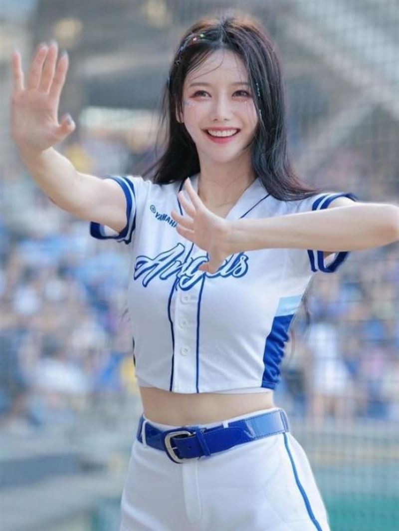韓籍啦啦隊女神李雅英有「全民表妹」之稱。（圖／翻攝自yyyoungggggg IG）