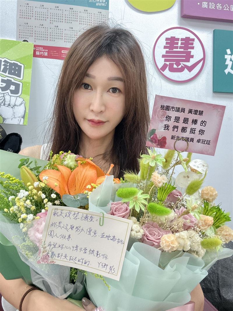 黃瓊慧貼照表示,謝謝這幾天一直給她加油的朋友,「我會繼續勇敢!」(圖/翻攝自黃瓊慧臉書)