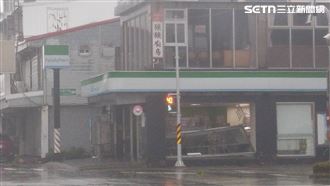 中颱楊柳風勢強　台東全家落地玻璃遭吹垮