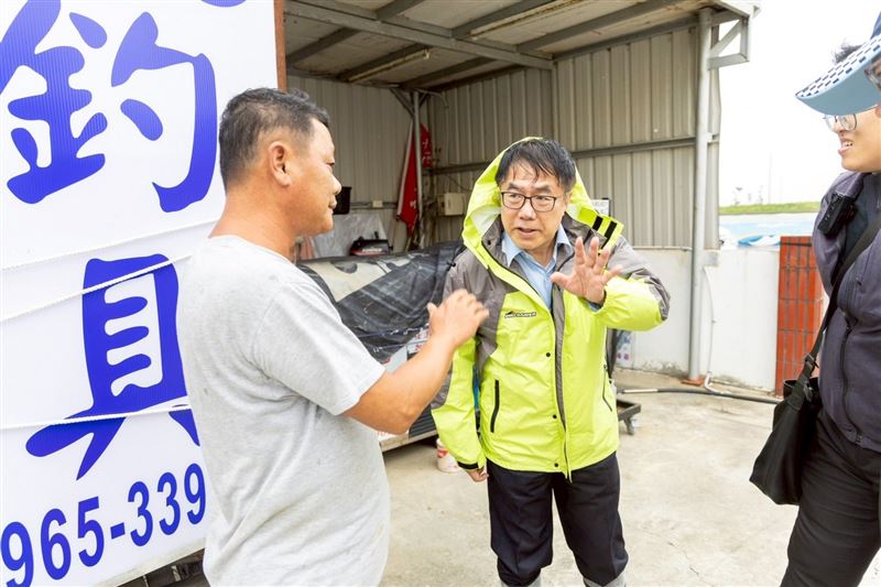 黃偉哲說，台南市下午至晚間，將是影響最劇的時刻，請市民朋友不要外出。（圖／翻攝自黃偉哲臉書）
