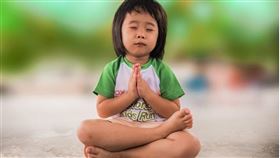 ▲靜坐冥想可減少情緒對身體的消耗。 (圖／CANVA製作)