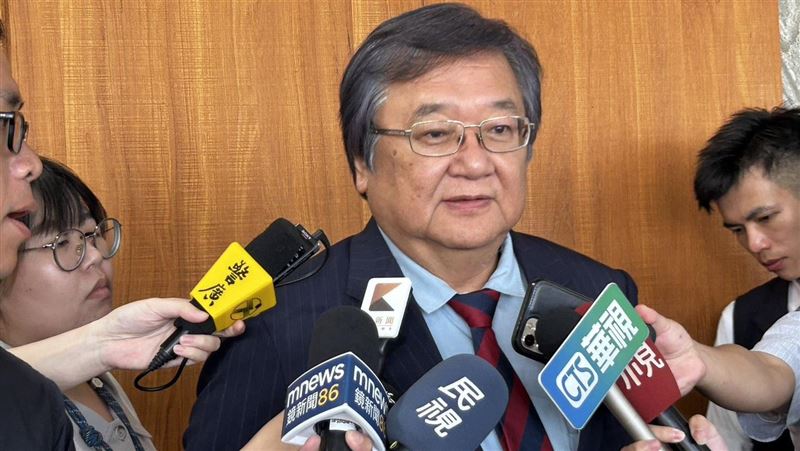 周玉蔻批邱泰源油膩膩：不適任已是共識！
