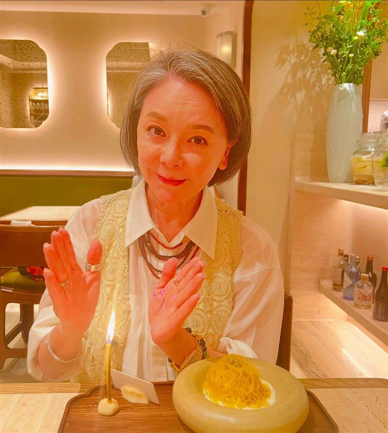 查小欣突然身體不適，緊急就醫住加護病房。（圖／翻攝自查小欣臉書）