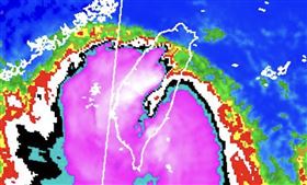 楊柳颱風被中央山脈斬一半（圖／氣象署）