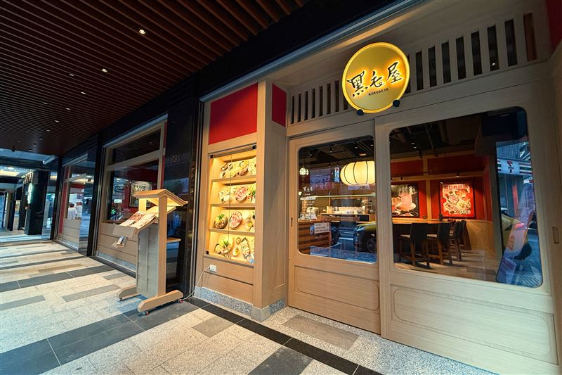 黑毛屋雙城店店鋪面積約53坪,設有50席座位,營業時間延長至晚間11點。(圖/品牌業者提供)