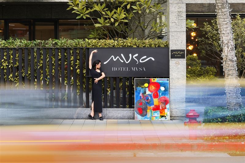 薛喻鮮 ╳ 慕舍酒店「MVSA繆思系列」畫作暨攝影個展—Lobby作品《鮮 • 鮮異想》。(圖/飯店旅宿業者提供)