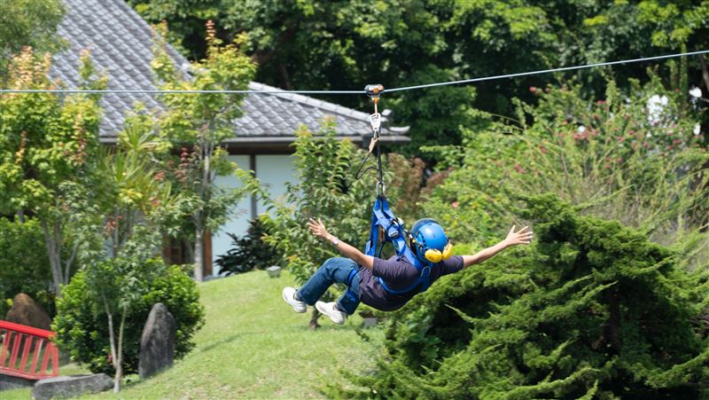 宜蘭首創滑索飯店 　約你中秋飛越湖面